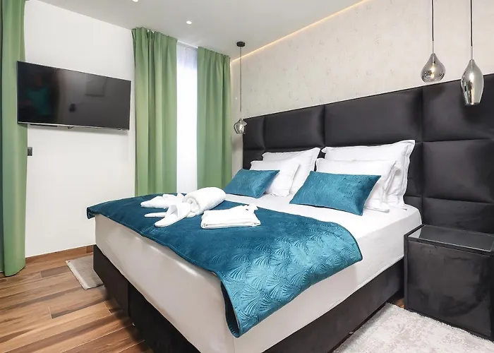 Oda ve Kahvaltı Ribica Luxury 4*