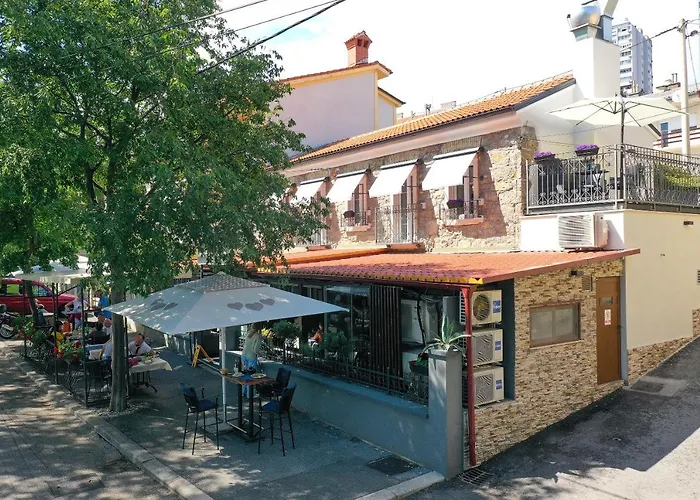 Ribica Luxury Oda ve Kahvaltı 4*
