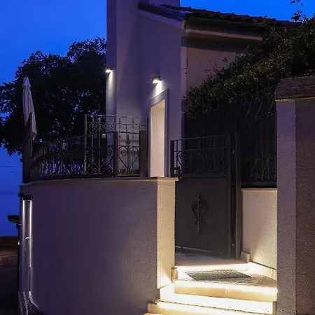 Ribica Luxury Bed & Breakfast 4*